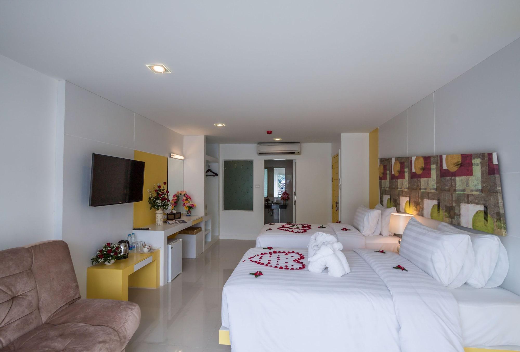 Готель Patong Platinums Екстер'єр фото