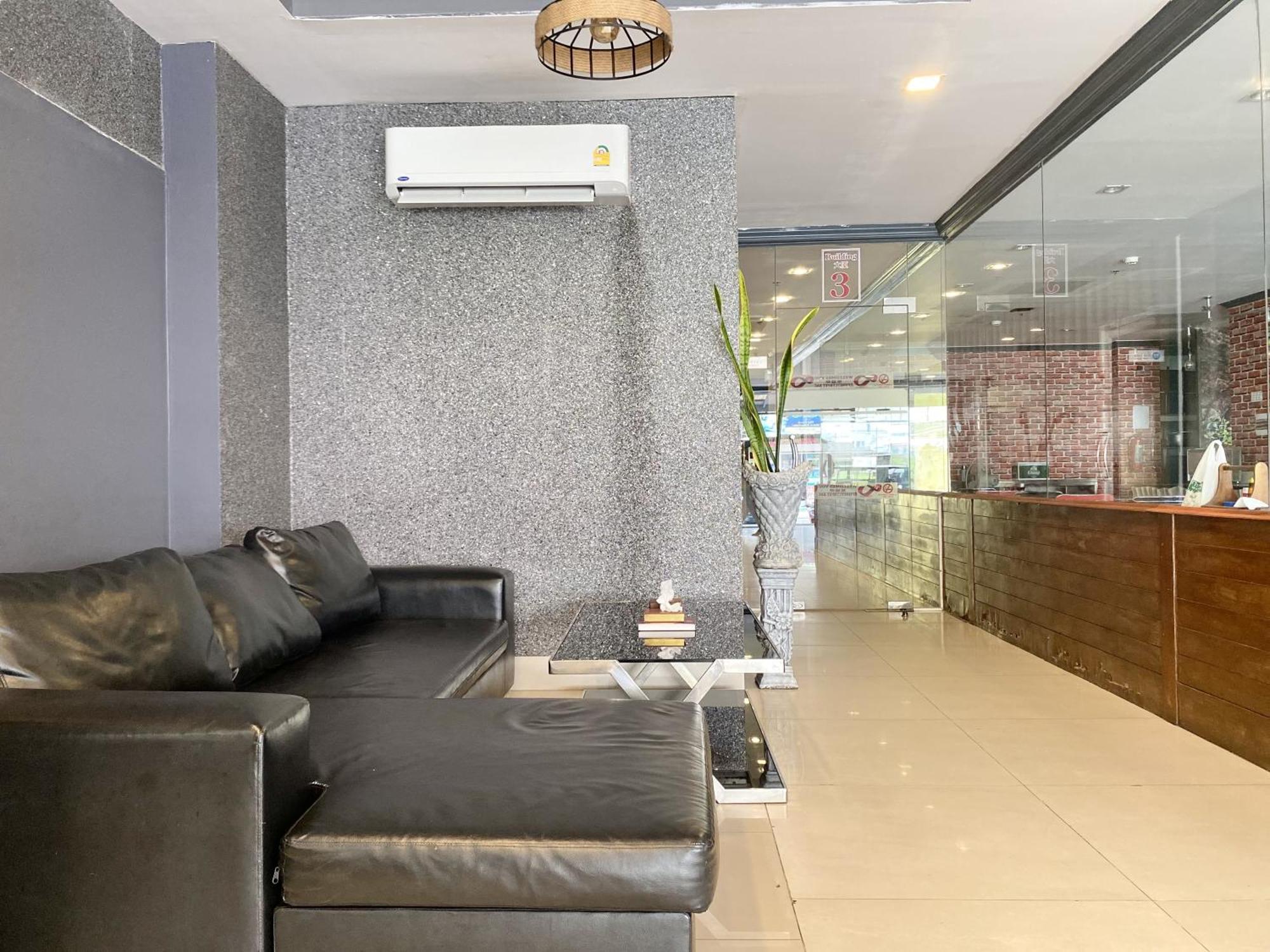 Готель Patong Platinums Екстер'єр фото