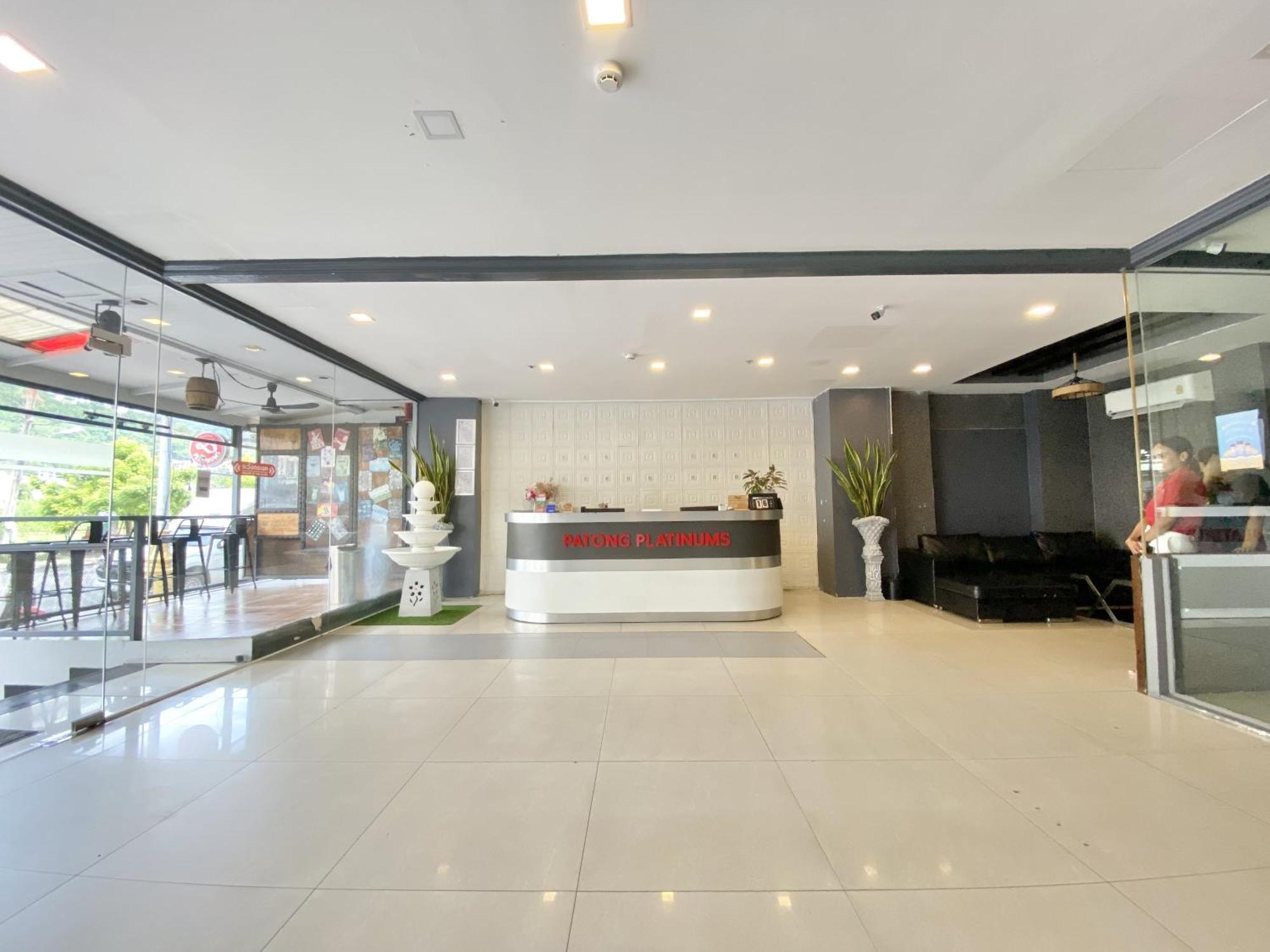 Готель Patong Platinums Екстер'єр фото