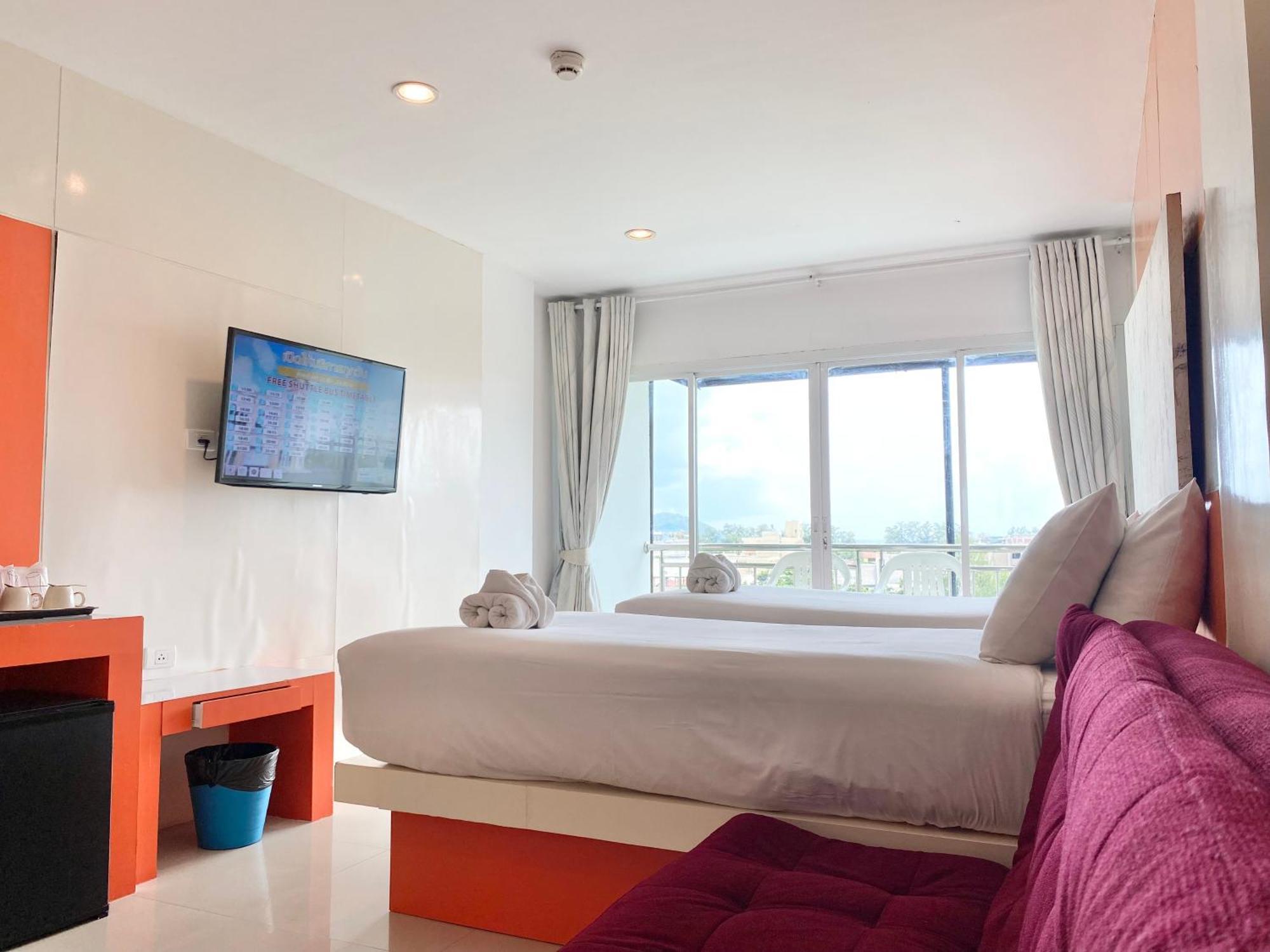 Готель Patong Platinums Екстер'єр фото