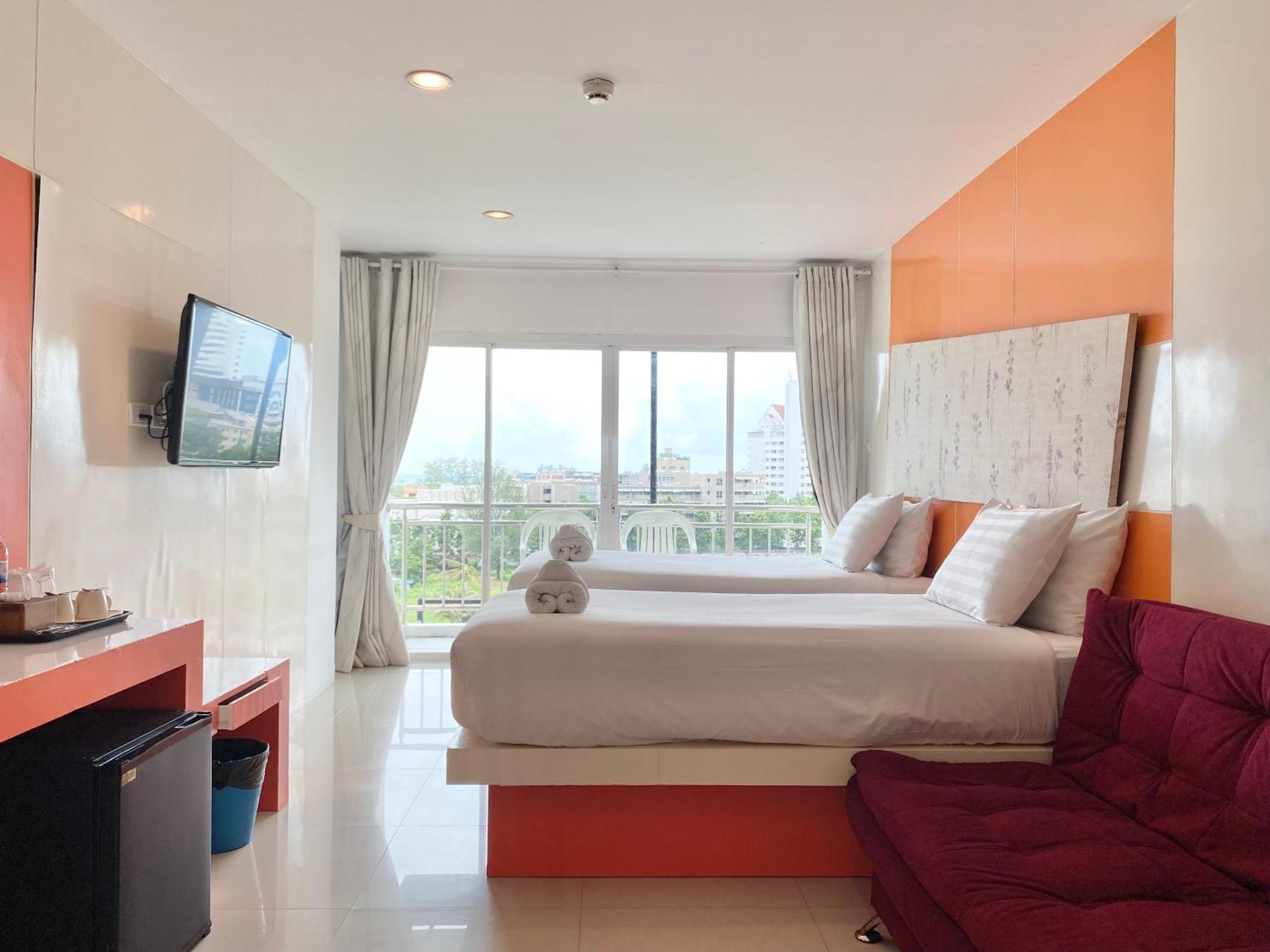 Готель Patong Platinums Екстер'єр фото