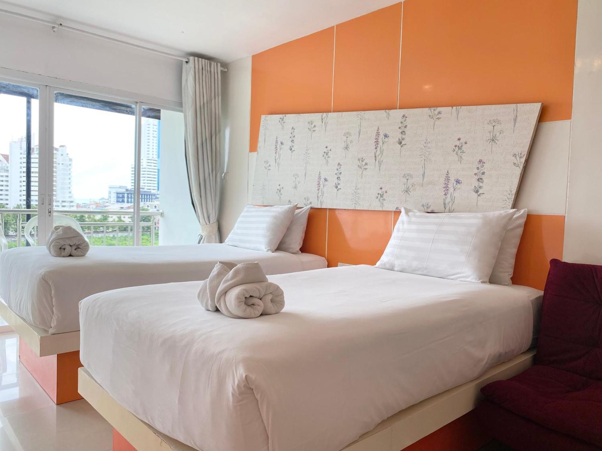 Готель Patong Platinums Екстер'єр фото