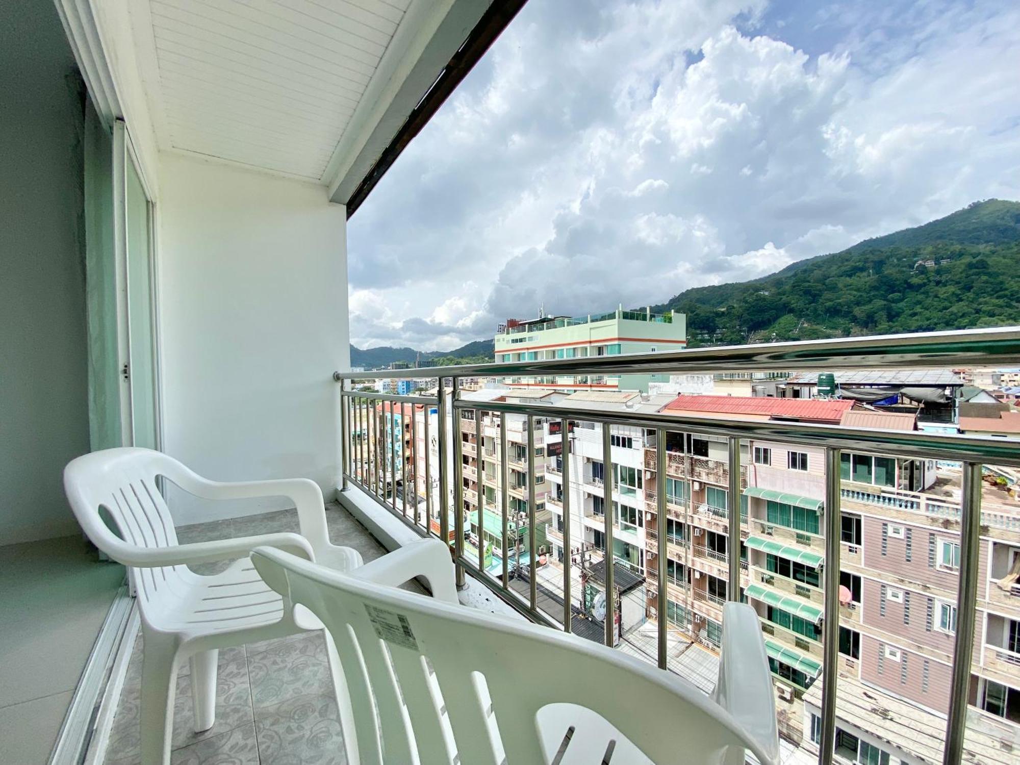 Готель Patong Platinums Екстер'єр фото