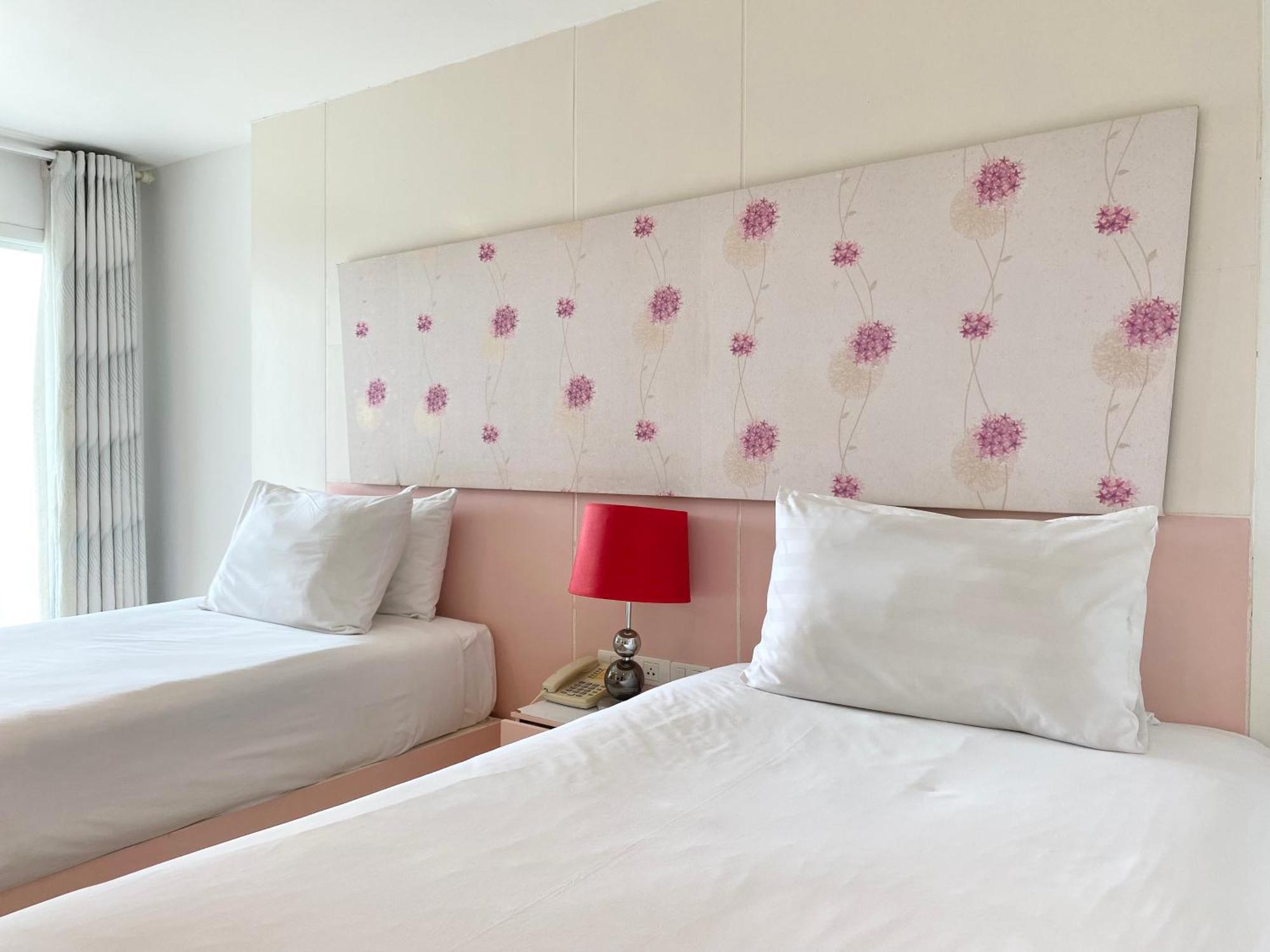 Готель Patong Platinums Екстер'єр фото